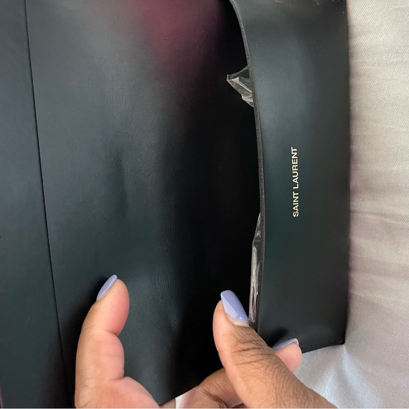 SAINT LAURENT
Saint Laurent SL1T 005 Flat Top Sunglasses - Picture 7 of 9